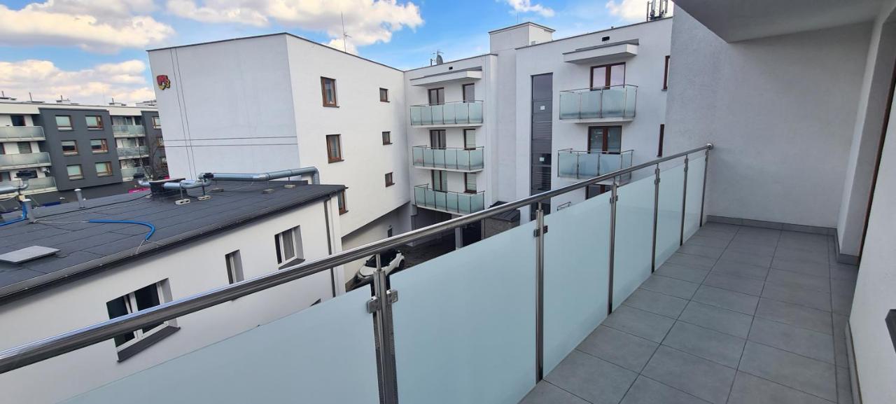 61 - Apartamenty Siedlce - Nowy Apartament W Centrum Przy Ul 3 Maja 51A Exteriör bild